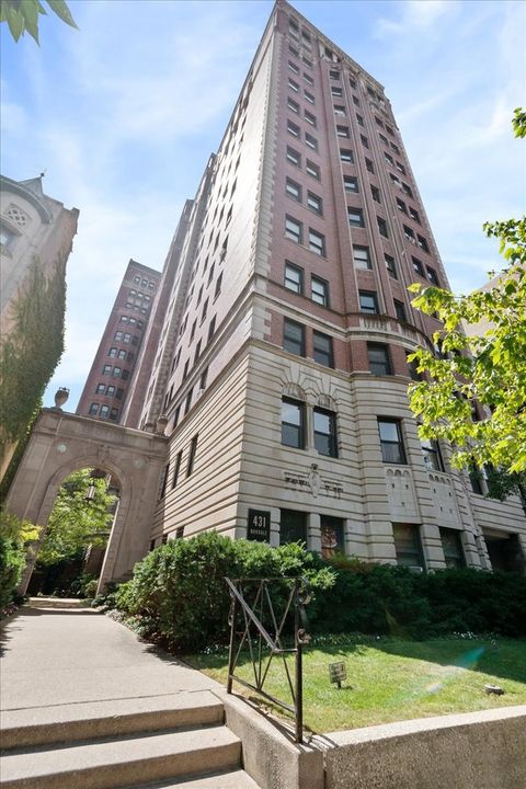 Photo of 431 W Oakdale Avenue #10D, Chicago, IL 60657 (MLS # 12444419)