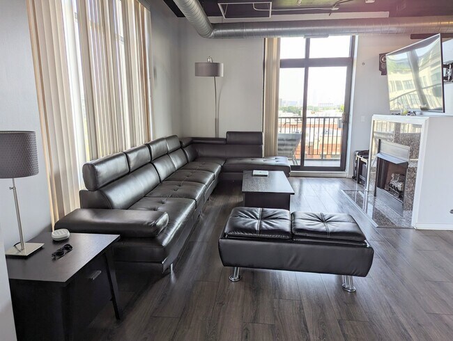 1524 S Sangamon Street 401