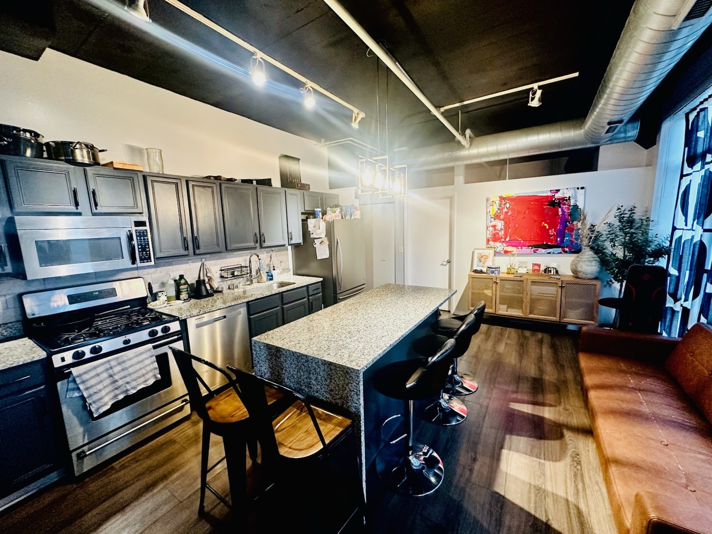 1524 S Sangamon Street 401