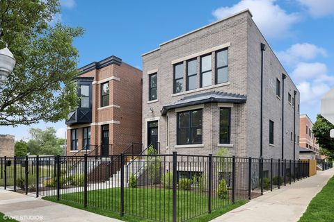 3300 S Giles Avenue Chicago IL 60616