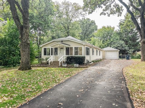 Tiny photo for 27692 N OAK Street, Island Lake, IL 60042 (MLS # 12550916)