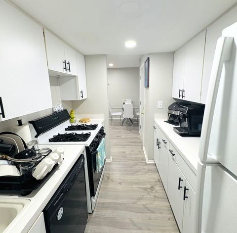 Tiny photo for 1930 Kenilworth Circle #E, Hoffman Estates, IL 60169 (MLS # 12527533)