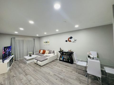 Tiny photo for 1930 Kenilworth Circle #E, Hoffman Estates, IL 60169 (MLS # 12527533)