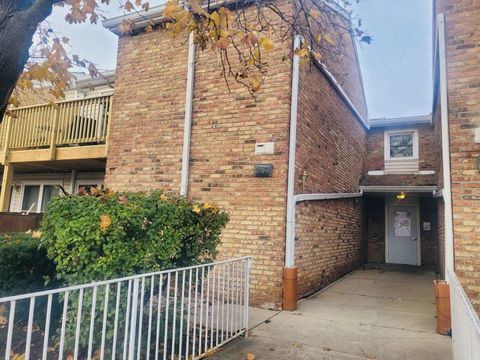 1930 Kenilworth Circle E Hoffman Estates IL 60169