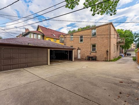 Tiny photo for 1038 Superior Street #1W, Oak Park, IL 60302 (MLS # 12523175)