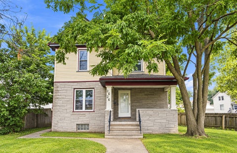Photo of 2626 Brady Street, Davenport, IA 52803 (MLS # 12733403)