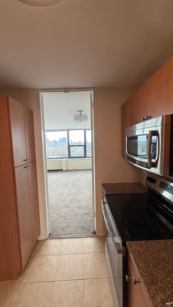 1850 N Clark Street 810