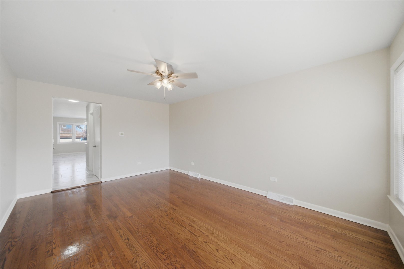 8121 S Commercial Avenue