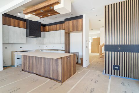 Tiny photo for 5624 N Francisco Avenue, Chicago, IL 60659 (MLS # 12473374)