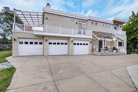 Tiny photo for 8650 W Davis Street, Des Plaines, IL 60016 (MLS # 12740456)