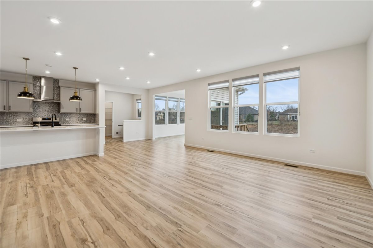 900 Treeline Drive, Algonquin, IL, 60102 3 900 Treeline Drive