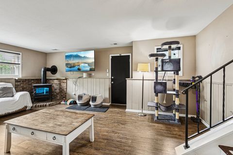 Tiny photo for 710 Greenbriar Lane, Lindenhurst, IL 60046 (MLS # 12437518)
