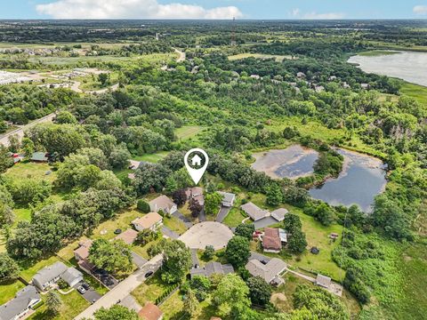 Tiny photo for 710 Greenbriar Lane, Lindenhurst, IL 60046 (MLS # 12437518)
