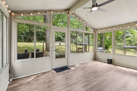 Tiny photo for 710 Greenbriar Lane, Lindenhurst, IL 60046 (MLS # 12437518)
