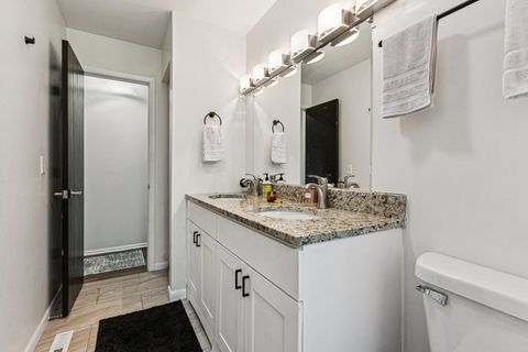 Tiny photo for 710 Greenbriar Lane, Lindenhurst, IL 60046 (MLS # 12437518)