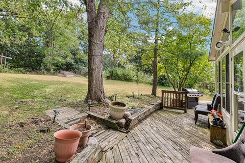 Tiny photo for 710 Greenbriar Lane, Lindenhurst, IL 60046 (MLS # 12437518)