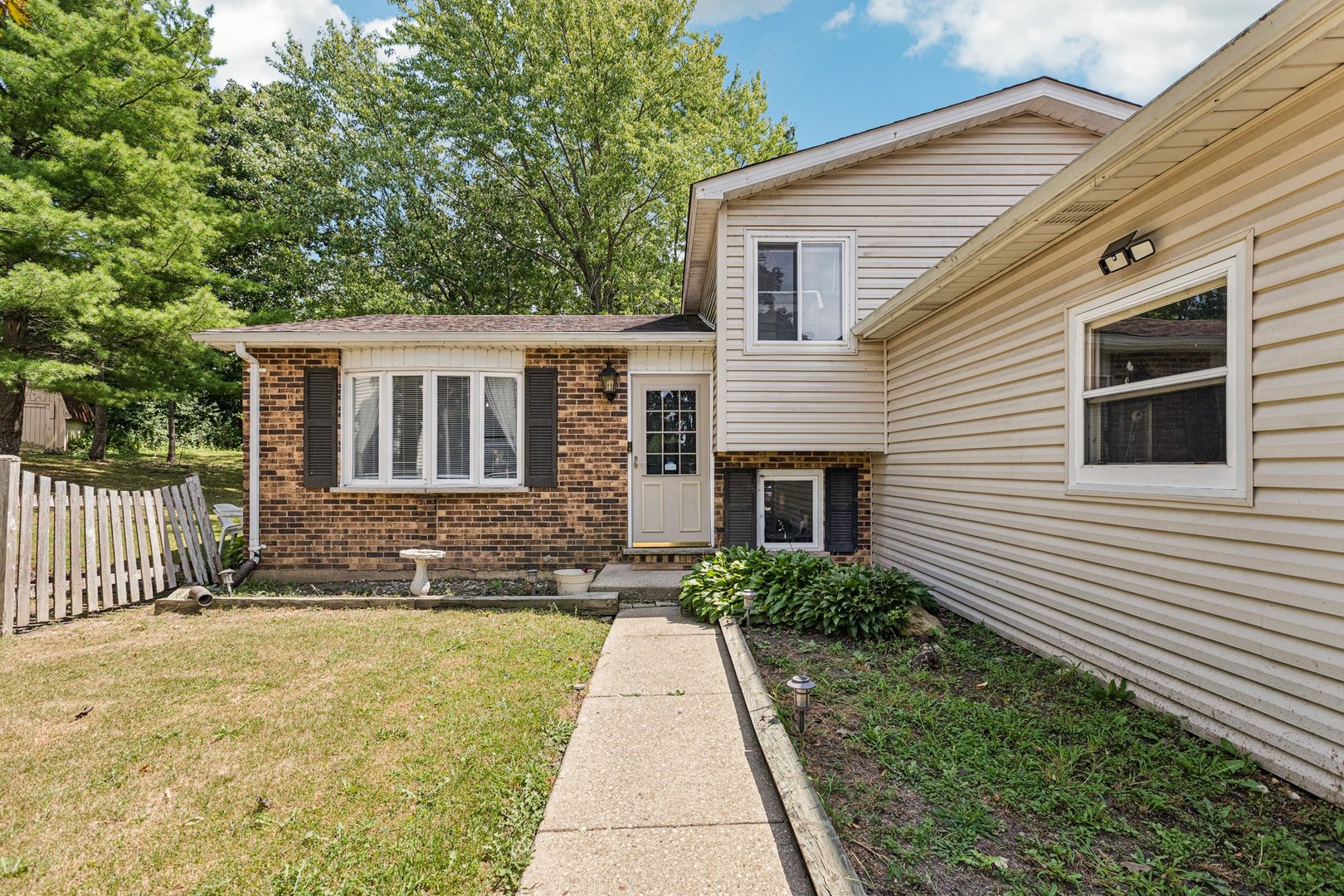 710 Greenbriar Lane