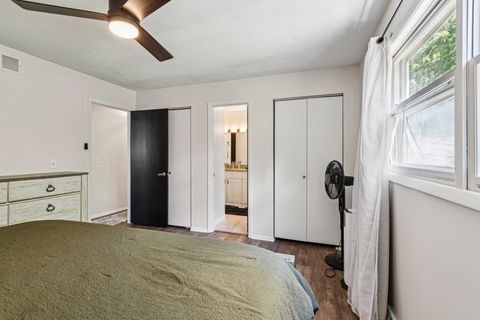 Tiny photo for 710 Greenbriar Lane, Lindenhurst, IL 60046 (MLS # 12437518)
