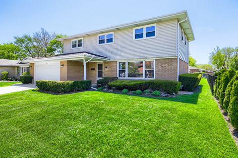 Tiny photo for 1111 W Ash Drive, Mount Prospect, IL 60056 (MLS # 12640472)