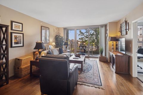 Tiny photo for 807 Davis Street #810, Evanston, IL 60201 (MLS # 12464135)