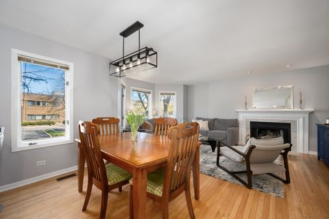 Tiny photo for 2316 N Lakewood Avenue, Chicago, IL 60614 (MLS # 12599460)