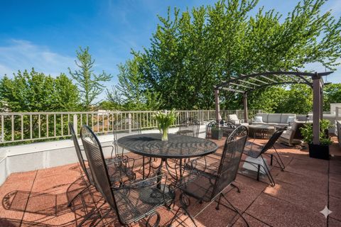 Tiny photo for 2316 N Lakewood Avenue, Chicago, IL 60614 (MLS # 12599460)