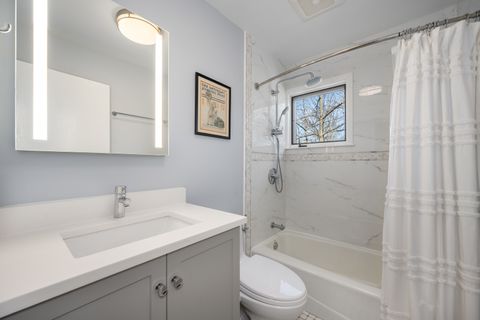 Tiny photo for 2316 N Lakewood Avenue, Chicago, IL 60614 (MLS # 12599460)