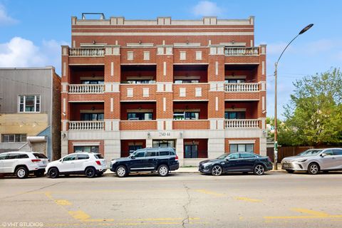 2540 W Diversey Avenue 404 Chicago IL 60647