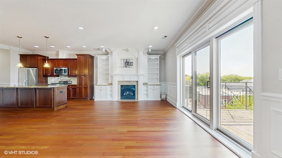 2540 W Diversey Avenue 404
