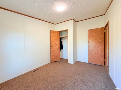 Tiny photo for 125 Beech Hollow Road, Harrisburg, IL 62946 (MLS # EB460027)