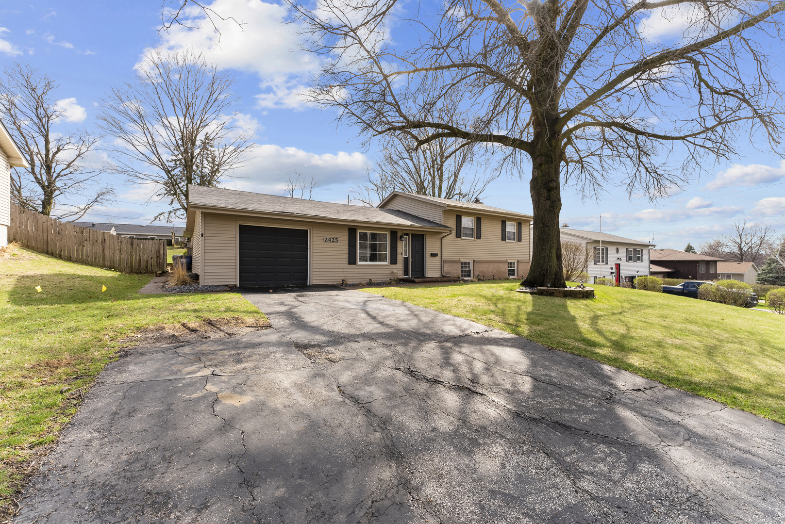 2425 W 46th Street