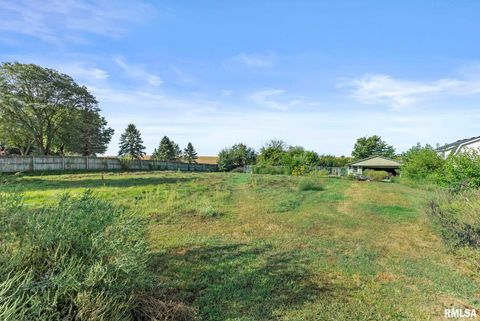 Tiny photo for 3206 WISCONSIN Avenue, Davenport, IA 52804 (MLS # QC4267847)