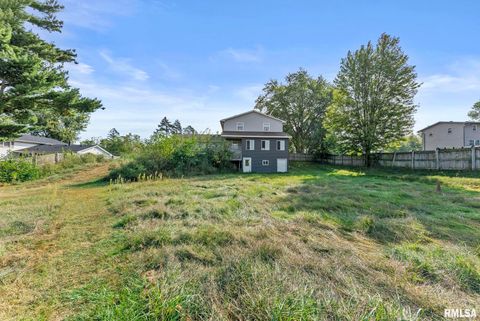 Tiny photo for 3206 WISCONSIN Avenue, Davenport, IA 52804 (MLS # QC4267847)