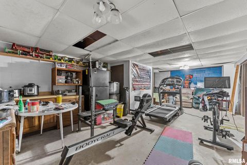 Tiny photo for 3206 WISCONSIN Avenue, Davenport, IA 52804 (MLS # QC4267847)