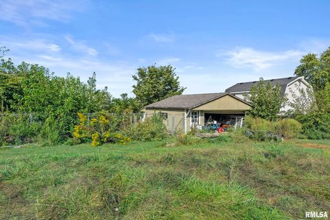 Tiny photo for 3206 WISCONSIN Avenue, Davenport, IA 52804 (MLS # QC4267847)