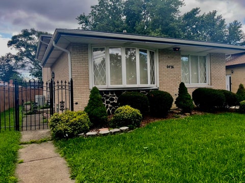 Photo of 6436 W 89th Place, Oak Lawn, IL 60453 (MLS # 12736553)