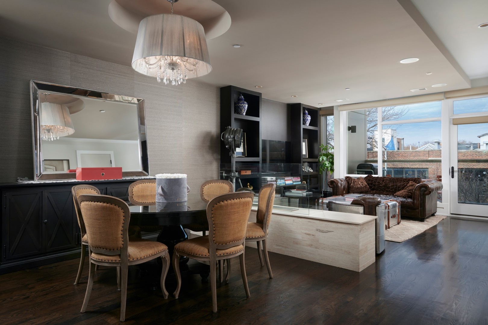 1305 W Diversey Parkway 2