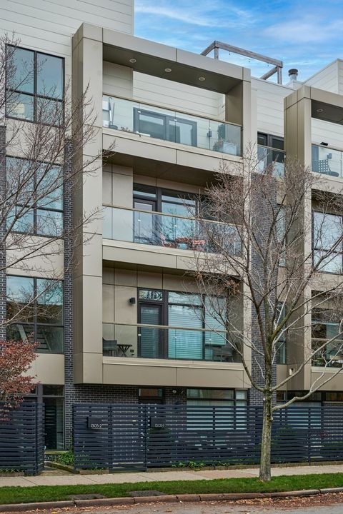 Photo of 1305 W Diversey Parkway #2, Chicago, IL 60614 (MLS # 12605910)