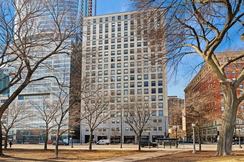 Photo of 910 S Michigan Avenue #304, Chicago, IL 60605 (MLS # 12790653)