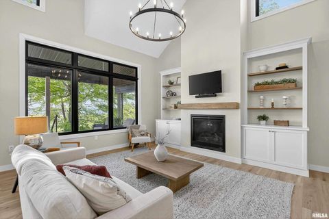 Tiny photo for 25865 VALLEY Drive, Bettendorf, IA 52722 (MLS # QC4266908)