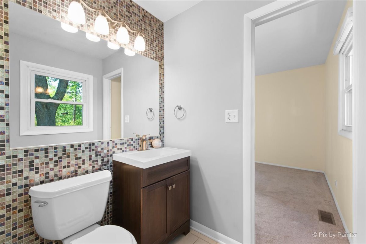 Glendale Heights, Illinois 60139, United States, 3 Bedrooms Bedrooms, ,2 BathroomsBathrooms,Residential,Active,220929