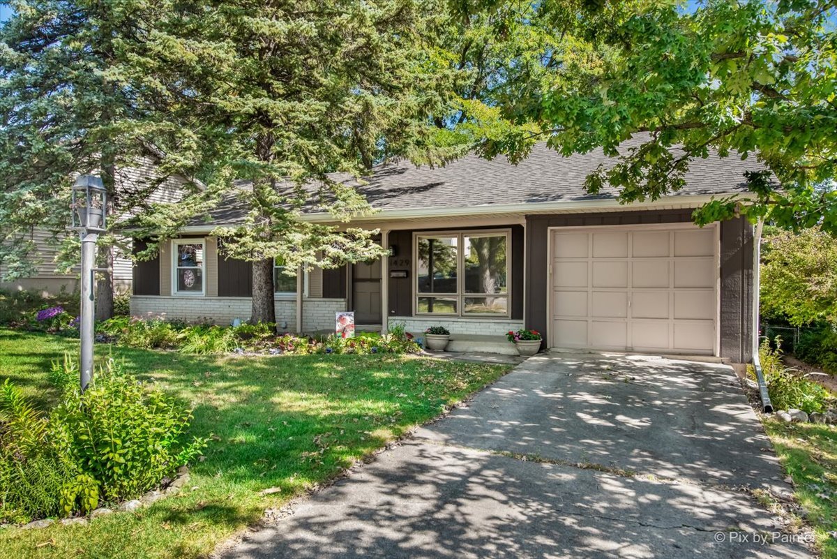 Glendale Heights, Illinois 60139, United States, 3 Bedrooms Bedrooms, ,2 BathroomsBathrooms,Residential,Active,220929