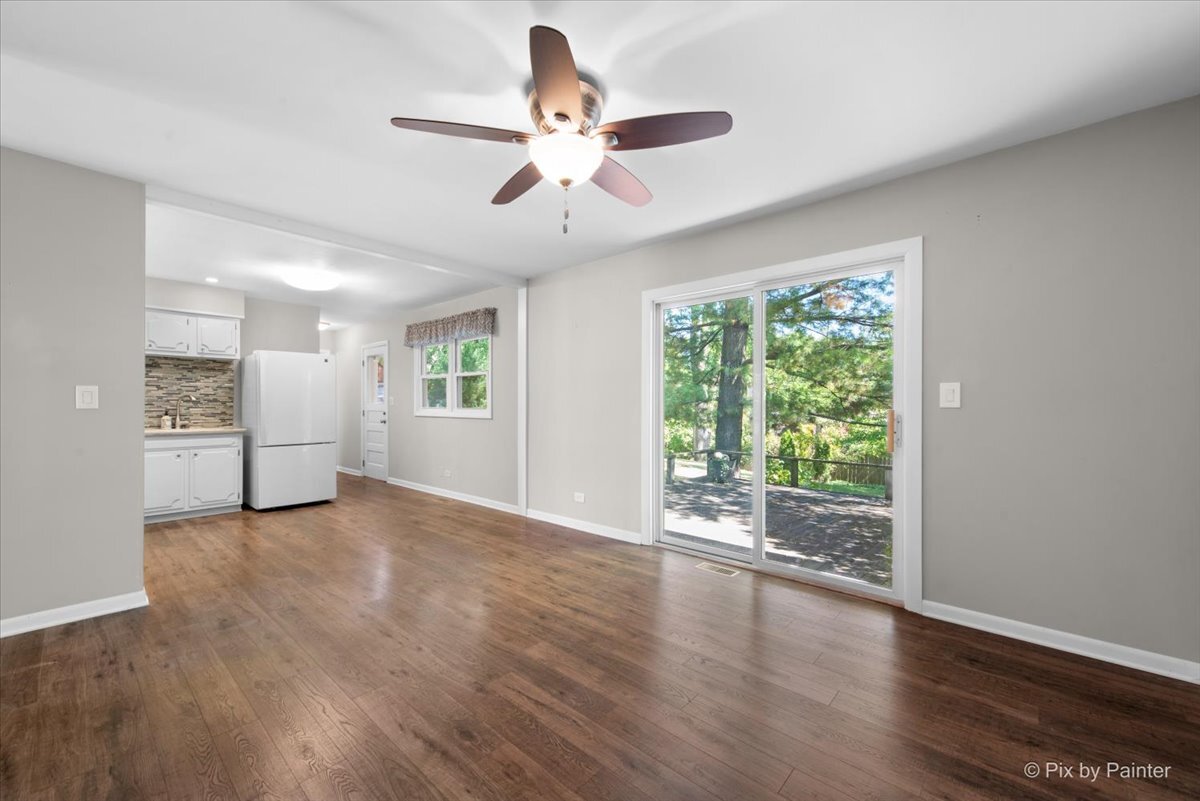 Glendale Heights, Illinois 60139, United States, 3 Bedrooms Bedrooms, ,2 BathroomsBathrooms,Residential,Active,220929