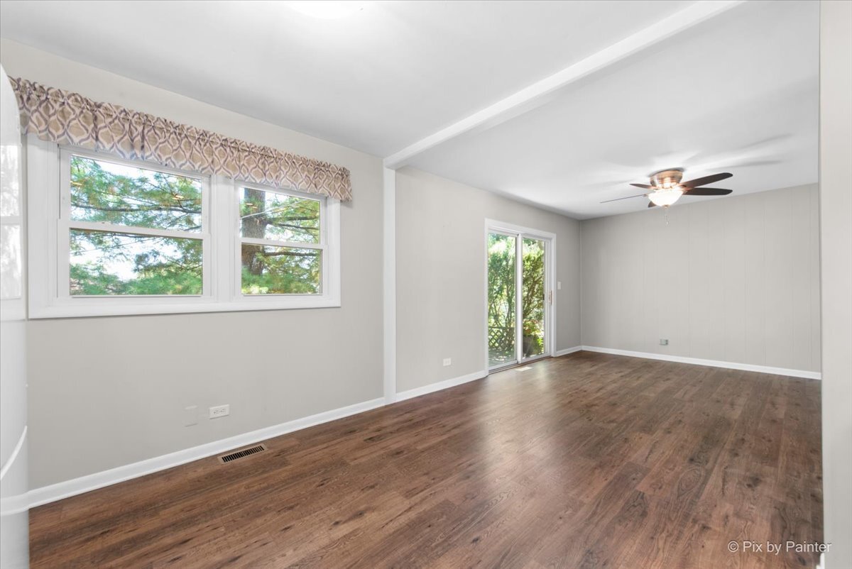 Glendale Heights, Illinois 60139, United States, 3 Bedrooms Bedrooms, ,2 BathroomsBathrooms,Residential,Active,220929