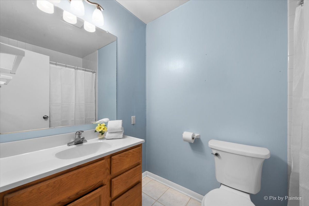 Glendale Heights, Illinois 60139, United States, 3 Bedrooms Bedrooms, ,2 BathroomsBathrooms,Residential,Active,220929