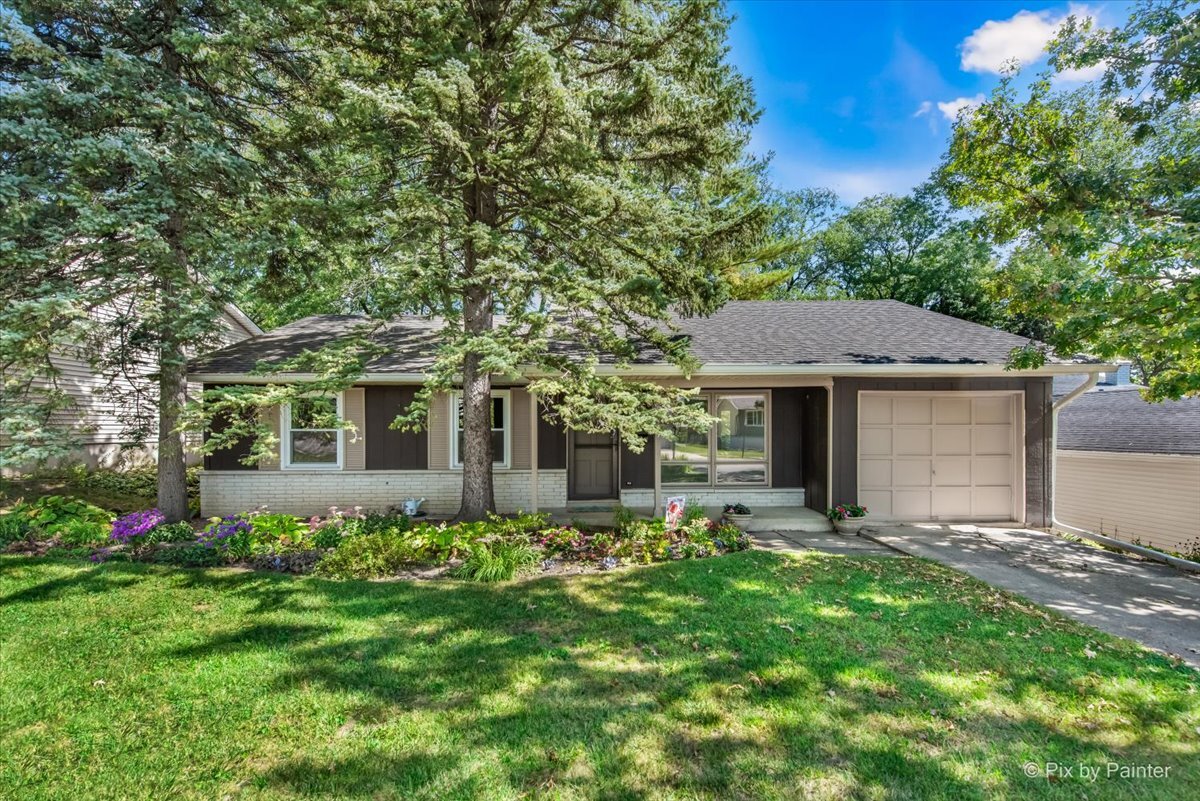 Glendale Heights, Illinois 60139, United States, 3 Bedrooms Bedrooms, ,2 BathroomsBathrooms,Residential,Active,220929