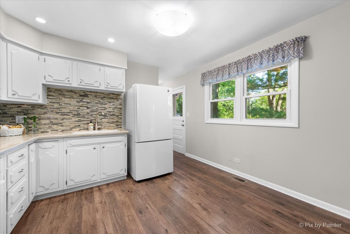 Glendale Heights, Illinois 60139, United States, 3 Bedrooms Bedrooms, ,2 BathroomsBathrooms,Residential,Active,220929