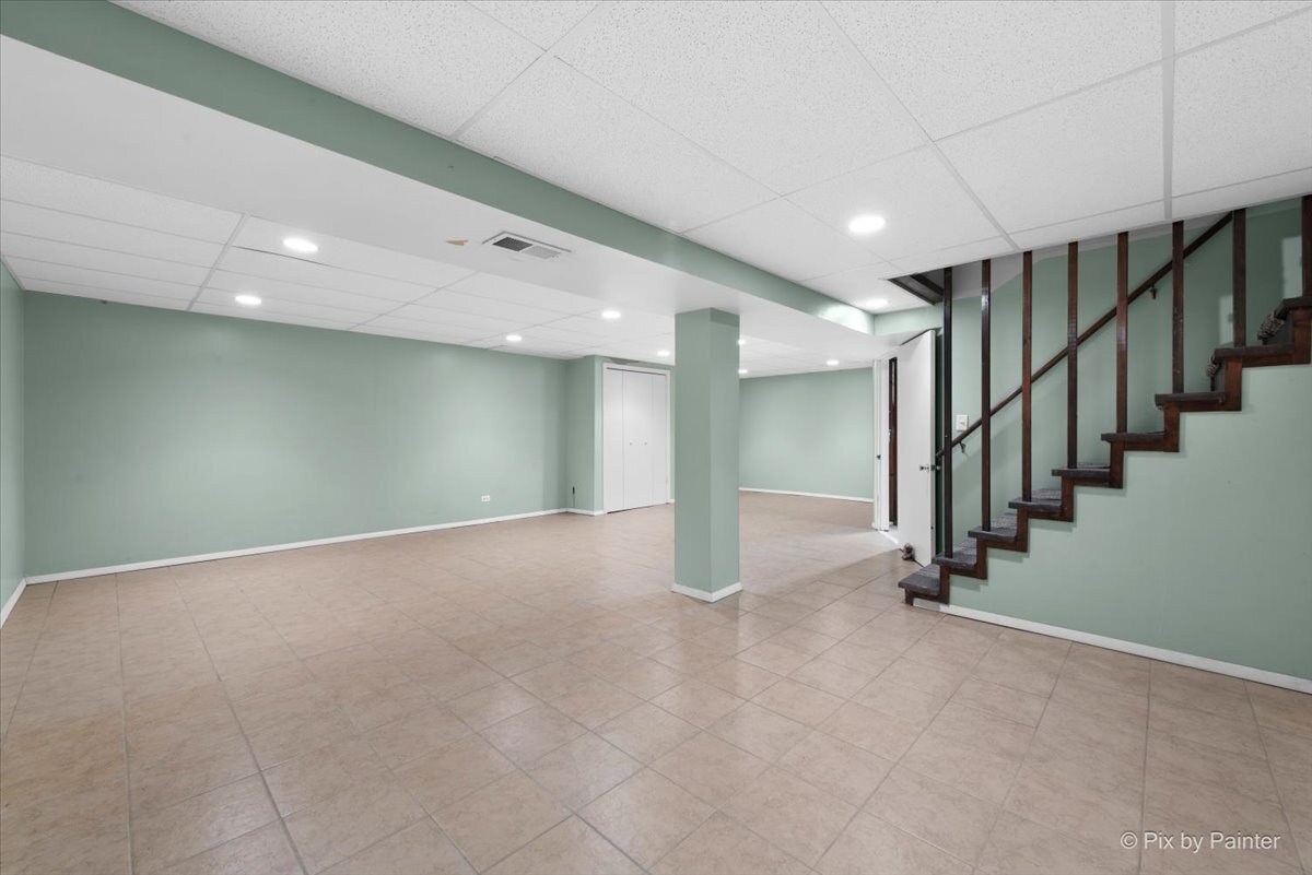 Glendale Heights, Illinois 60139, United States, 3 Bedrooms Bedrooms, ,2 BathroomsBathrooms,Residential,Active,220929