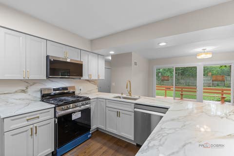 Tiny photo for 28 Plymouth Court, Lincolnshire, IL 60069 (MLS # 12701628)