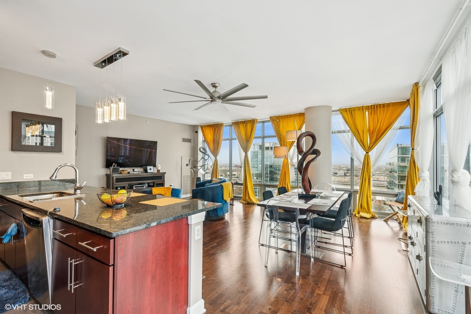 100 E 14th Street 2510